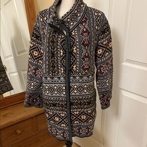 Extraordinary Patterned Women's sweater coat.